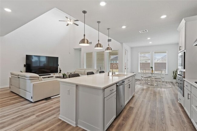 Building Photo - 708 Leeward Pass