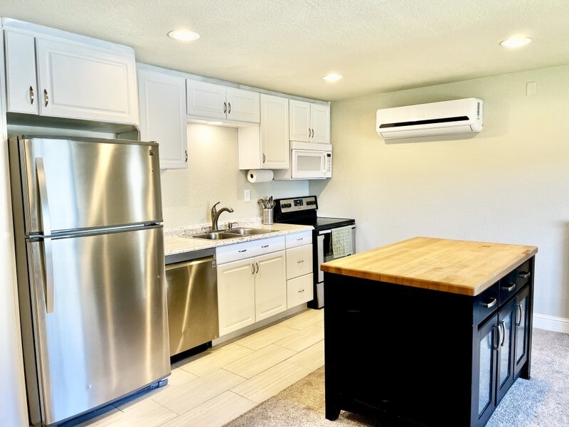 Building Photo - 14547 Broomfield Dr