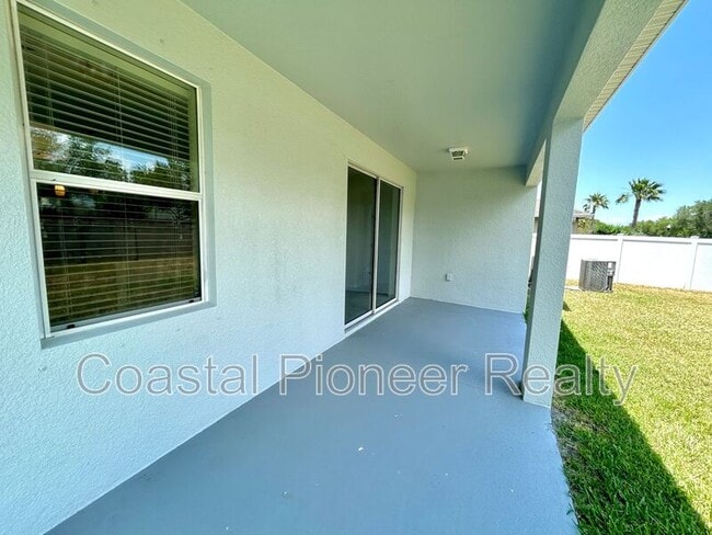 Building Photo - 2123 Roanoke Springs Dr