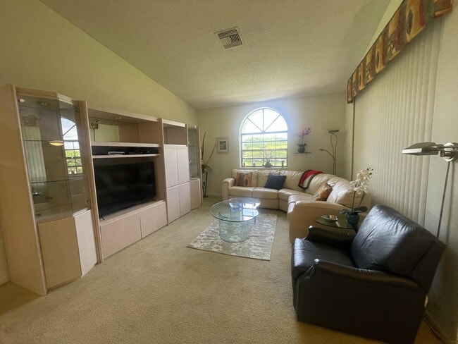 Building Photo - 5415 Verona Dr