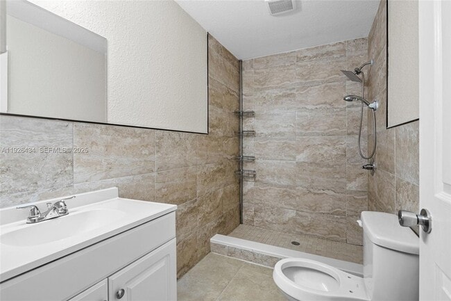 Building Photo - 1472 SW 44th Ave