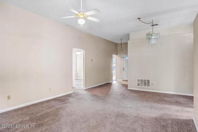 Building Photo - 12895 Bentwater Dr