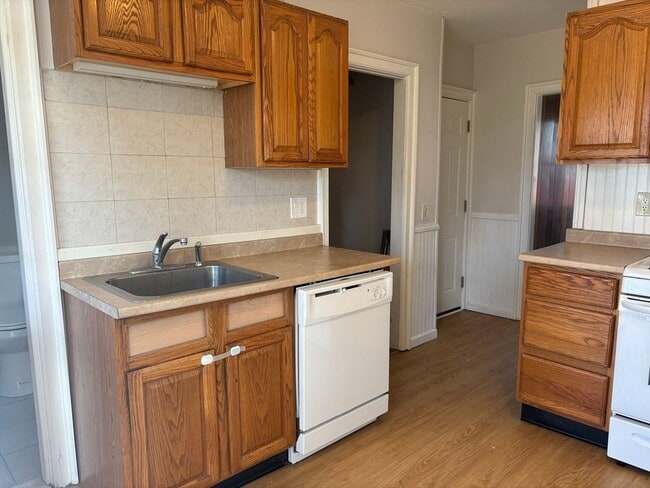 Building Photo - 292 Providence Rd