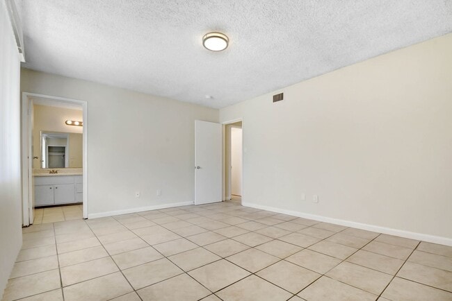 Building Photo - 13874 McDonnell St