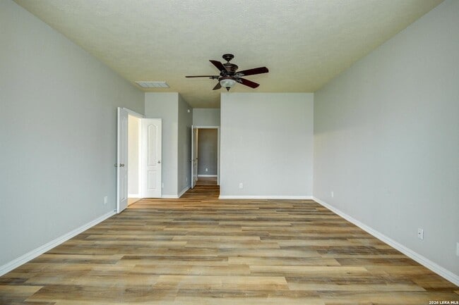 Building Photo - 122 Bright Brook Ln