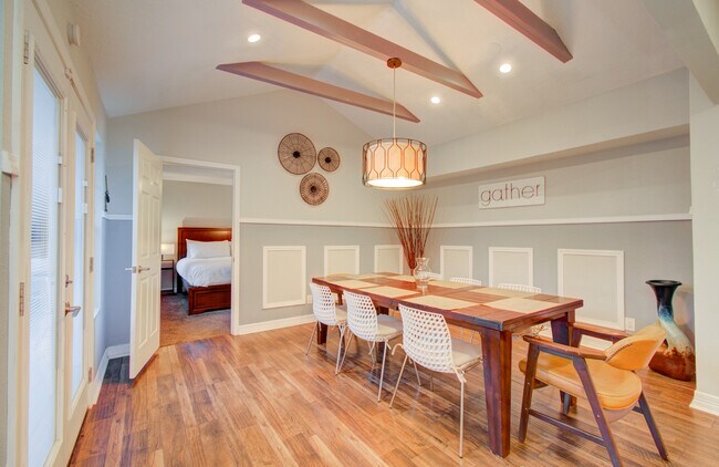 Building Photo - 11102 Hillcroft St