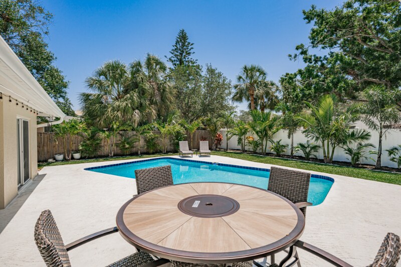 Building Photo - 1442 45th Ave NE