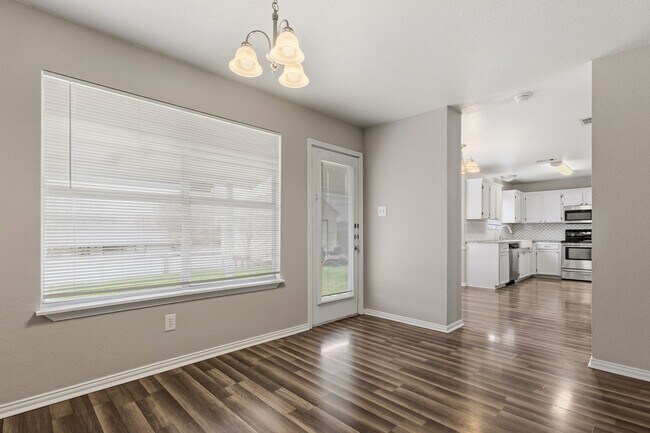 Building Photo - Spacious 2-Story with Loft, Fireplace & Covered Patio