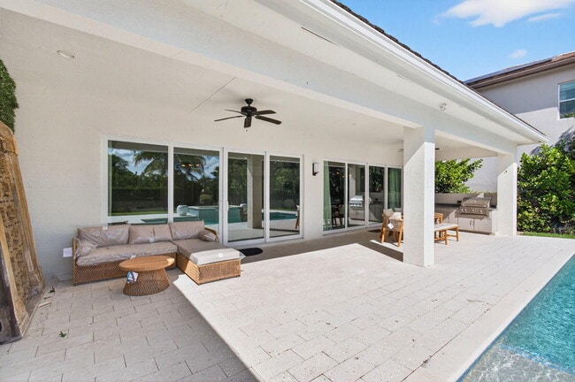 Building Photo - 19886 Meadowside Ln