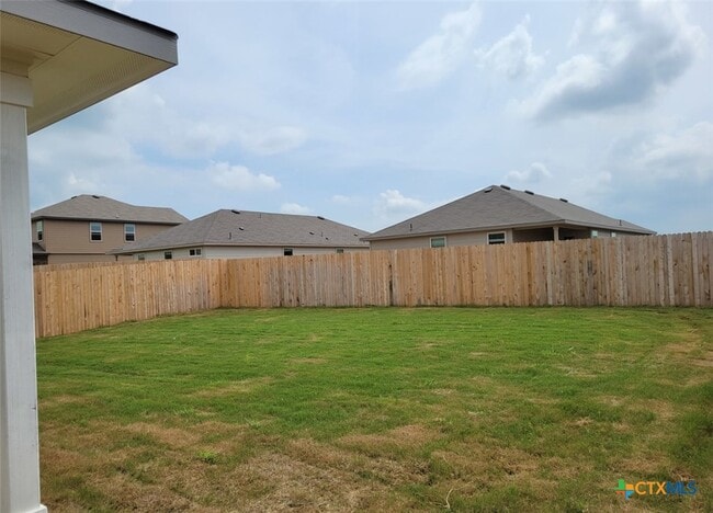 Building Photo - 609 Great Plains