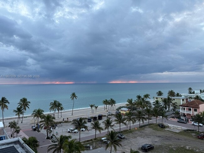 Building Photo - 3111 N Ocean Dr