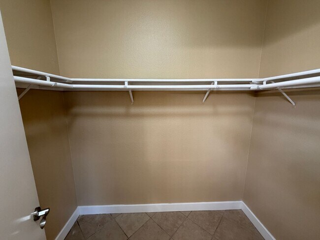 Building Photo - Lovely Three Bedroom Home