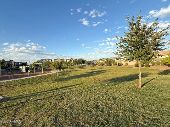 Building Photo - 3916 S 58th Ln