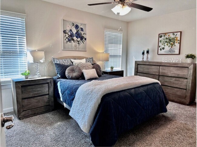 Building Photo - Like New 1 story 4 bedroom home just off D...