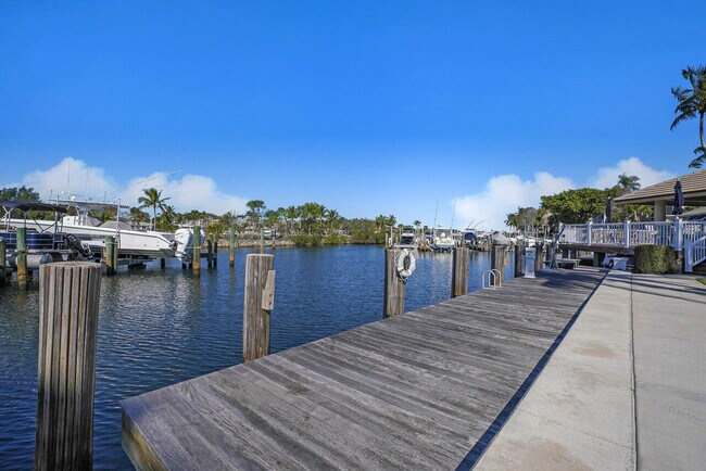 Building Photo - 926 Oak Harbour Dr