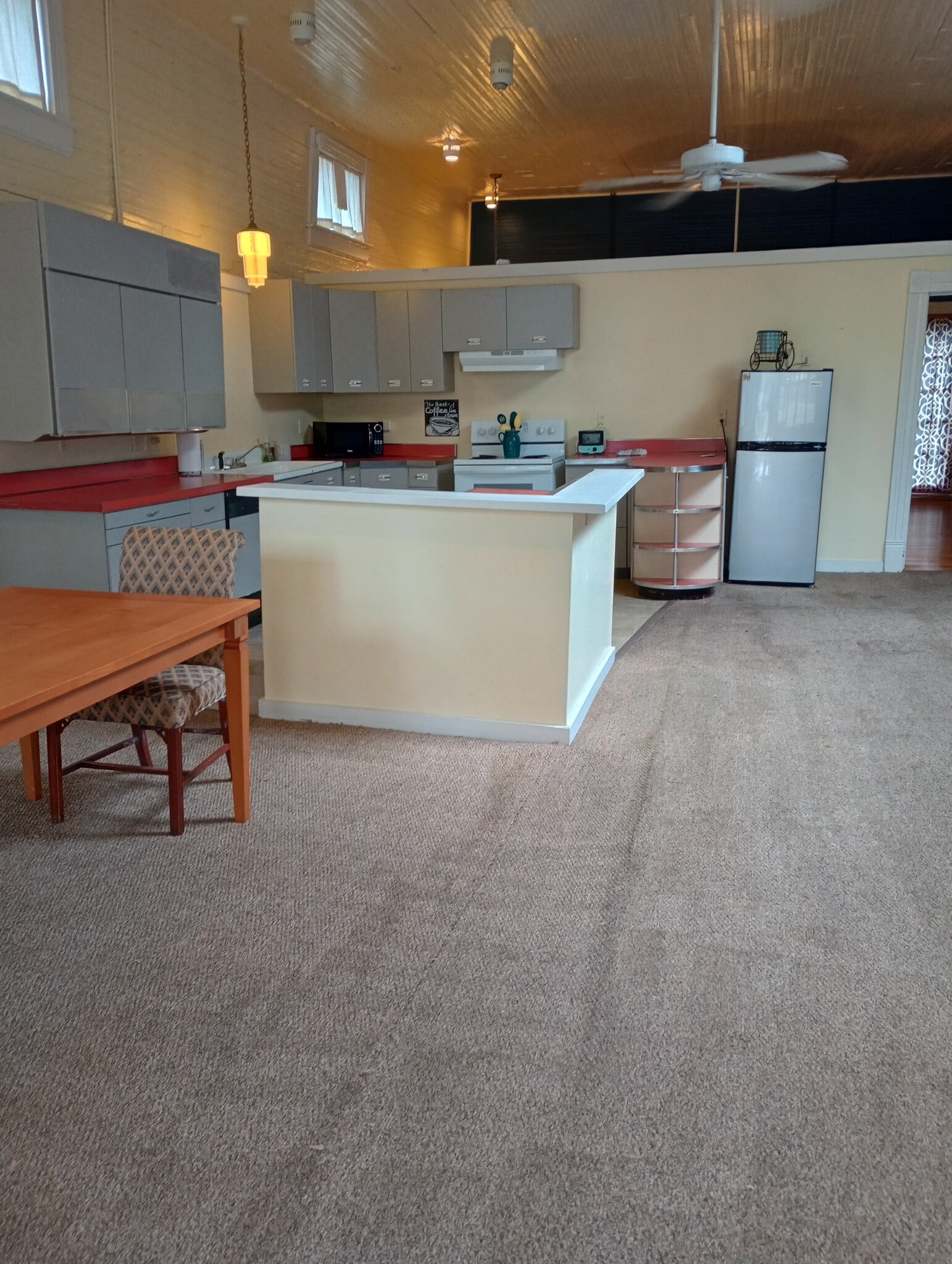 Building Photo - 610 S Cox St