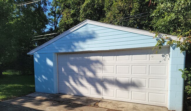 Building Photo - 4206 St Francis Ln