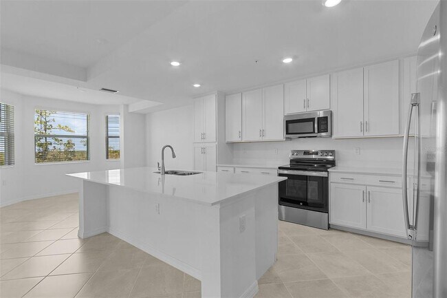 Building Photo - 14211 Heritage Landing Blvd