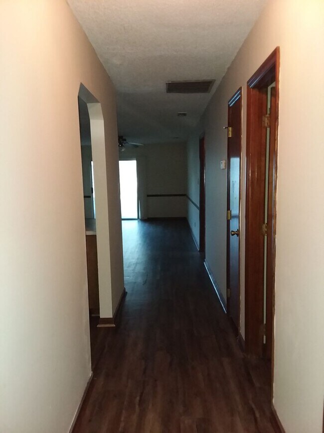 2 Bedroom/2 Bath Duplex 2406 Bemiss Rd Valdosta GA 31602 Apartment