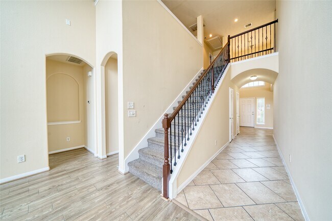 Building Photo - 24618 Malca Manor Dr