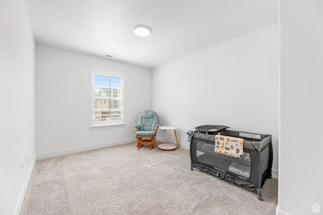 Building Photo - 4713 E Lk Cor Dr