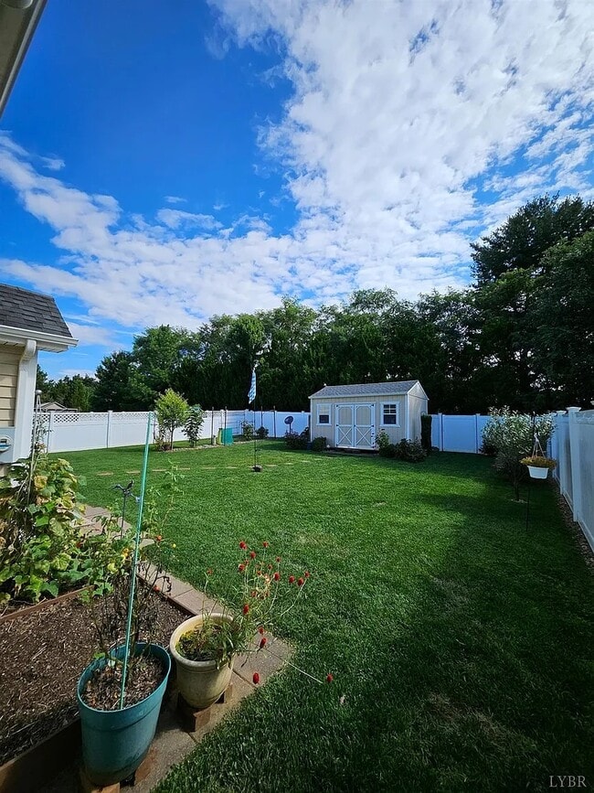 Building Photo - 509 Capstone Dr