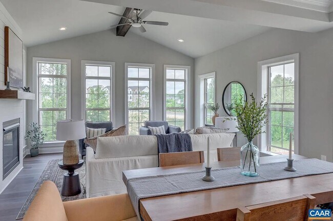 Building Photo - Upscale living in this beautiful model home in Old Trail - 4BR, 3.5 Ba