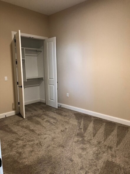 Building Photo - 373 Spencer St