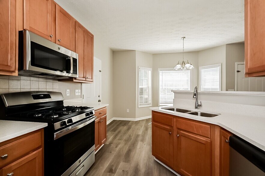 Building Photo - 7600 Crestwicke Crossing Dr