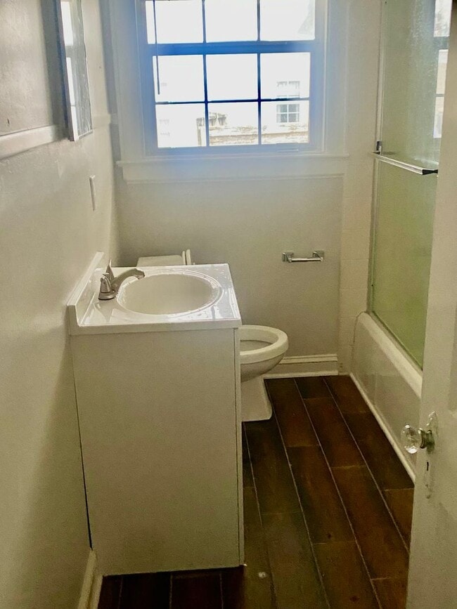 Building Photo - Charming 2-Bedroom Duplex for Lease – South Highlands