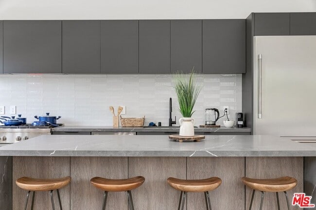 Building Photo - 1236 N Spaulding Ave