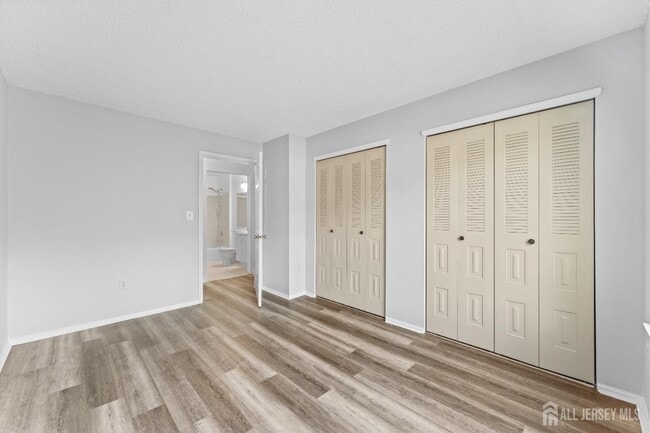 Building Photo - 152 Darwin Ln