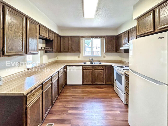 Building Photo - 6659 Gambol Quail Dr E