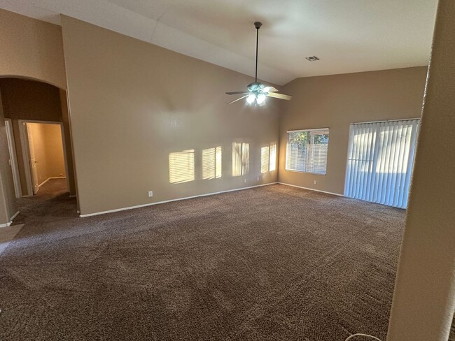 Building Photo - Beautiful 3 Bed 2 Bath House For Rent Gilbert