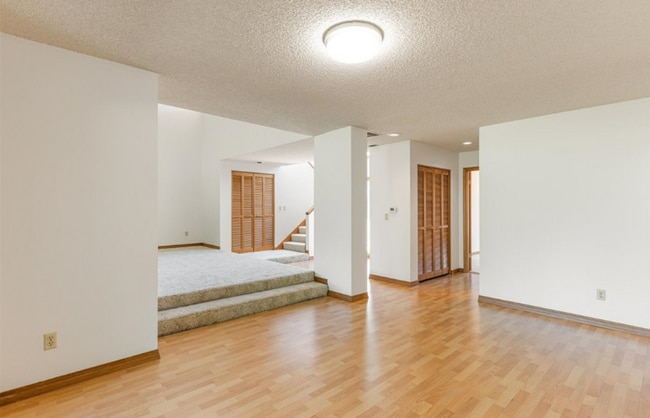 Building Photo - Prime Charbonneau Golf Community Location! 2 Bed, 2.5 Bath + Den, A/C, Washer/Dryer and Garage