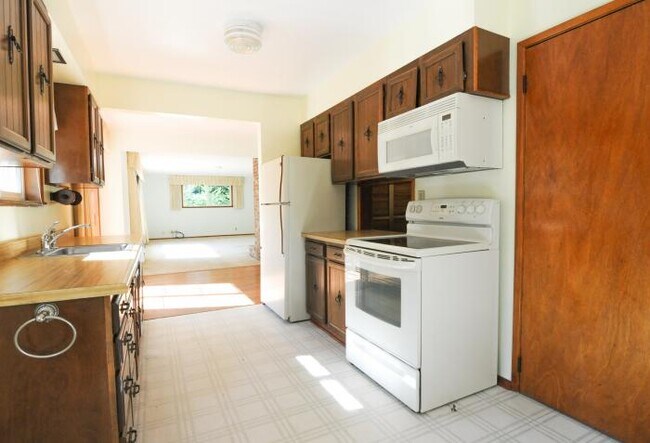 Building Photo - 3 bedroom in Renton WA 98059