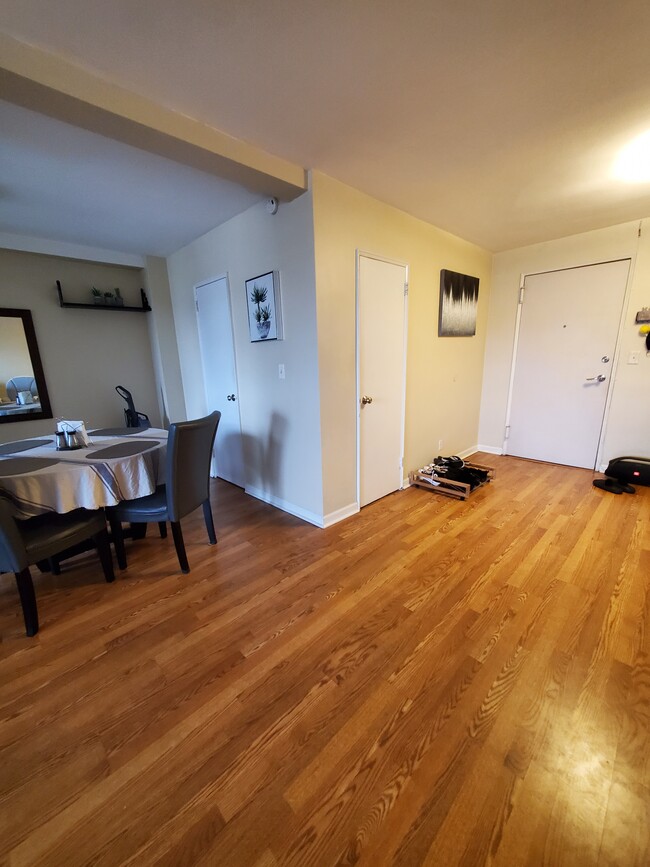 LR - 700 Summer St