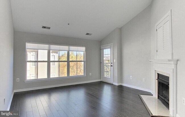 Building Photo - 5108 Donovan Dr