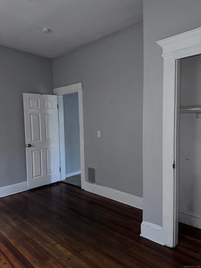 Primary Photo - 442 Carroll Ave