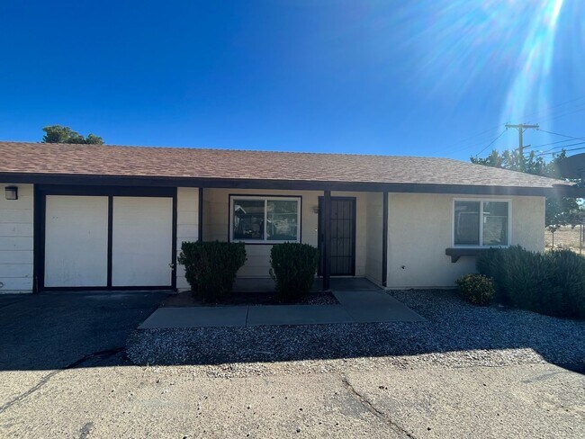 Building Photo - 784