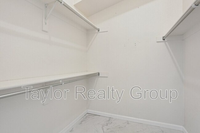 Building Photo - 13324 Umatilla St