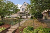 Building Photo - "Charming 3-Bedroom Retreat with 1200 Sq Ft of Comfort in Harrison Neighborhood in Minneapolis!"