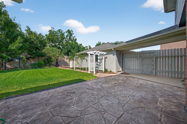 Building Photo - 2483 Hodges Bend Cir