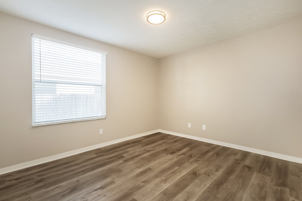 Building Photo - 2304 Golf Manor Blvd