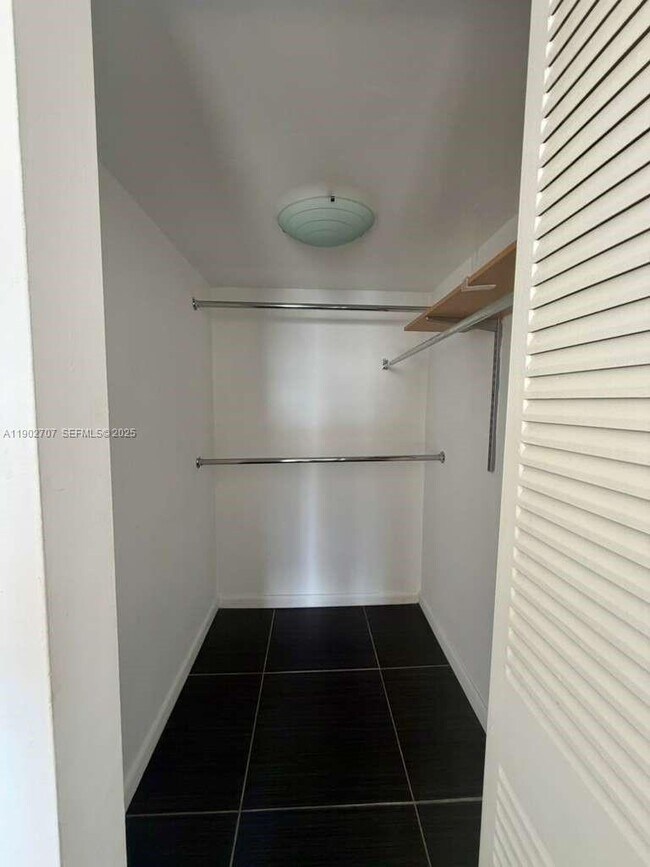 Building Photo - 13499 Biscayne Blvd