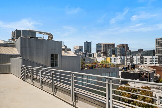 Building Photo - Spacious 2br loft with in-unit laundry and...