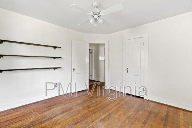 Building Photo - 818 W 42nd St