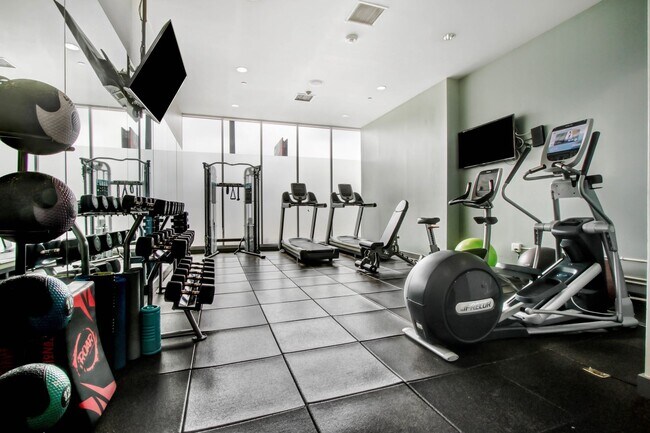 Building Photo - 1168 S Barrington Ave