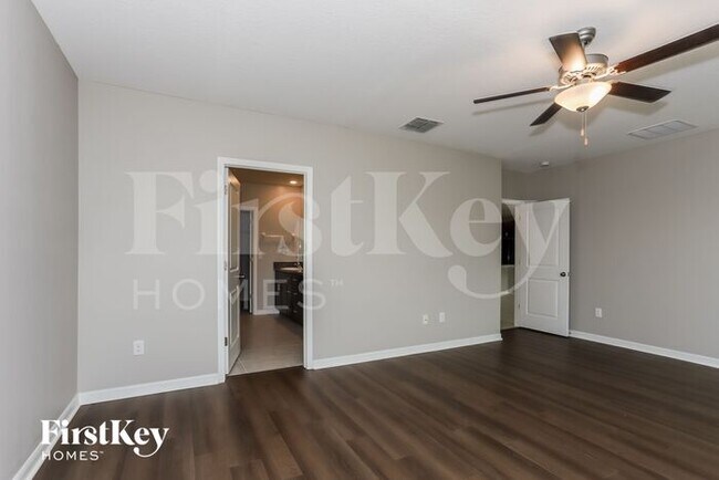 Building Photo - 10226 Bright Crystal Ave