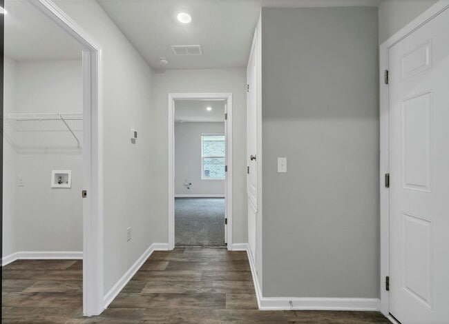 Building Photo - 1035 Limpkin St